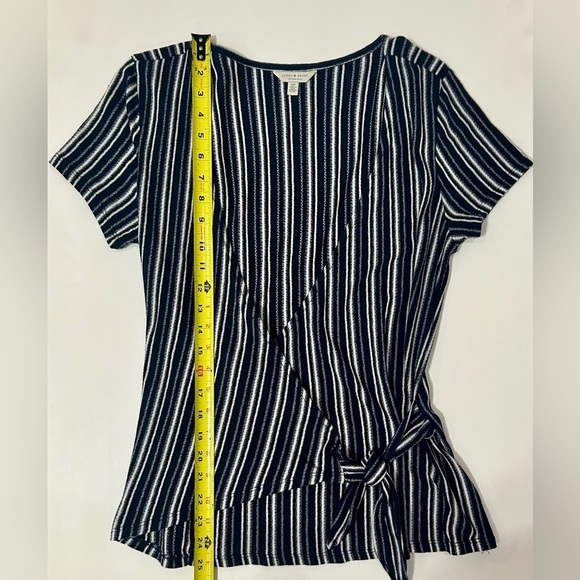 New Lucky Brand Navy and White Striped Short Sleeve Top side knotted Shirt S - Picture 11 of 11